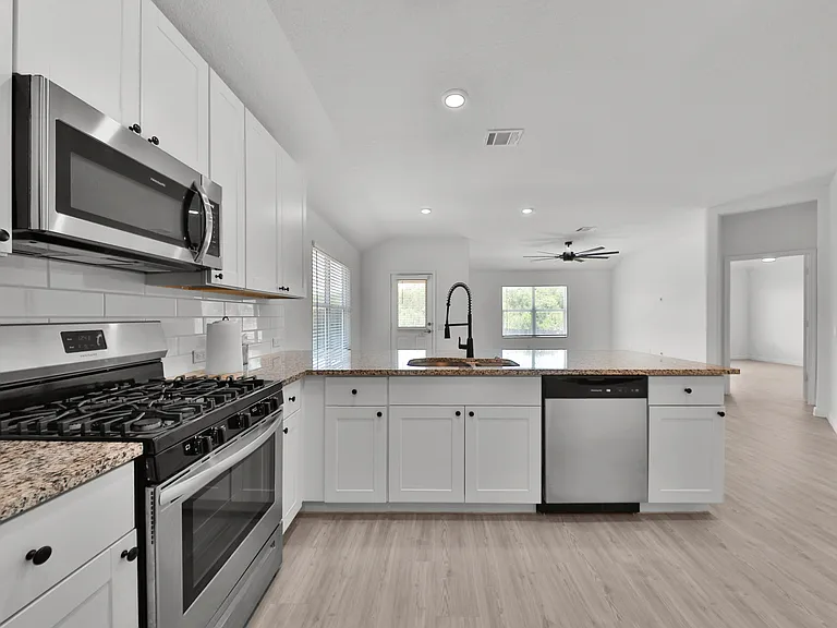 606 Bean Bnd — Photo 5