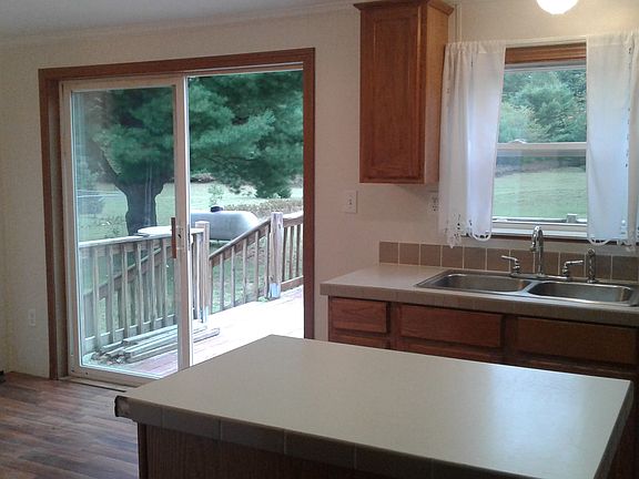 Eating area/ deck