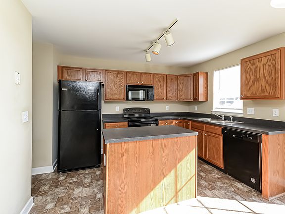 4th image of 3579 Thornaby Cir