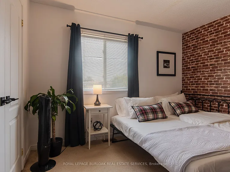 7 Trent Ave — Photo 27