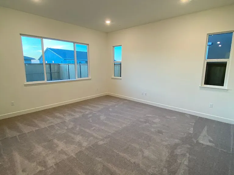 4989 Gold Rush Dr — Photo 3