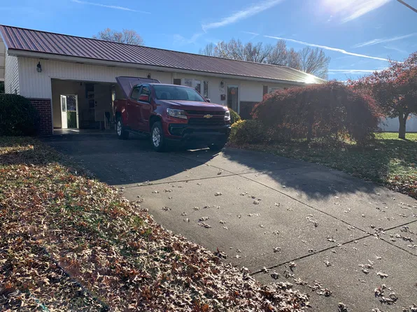 602 S Ritchie Ave, Ravenswood, WV 26164