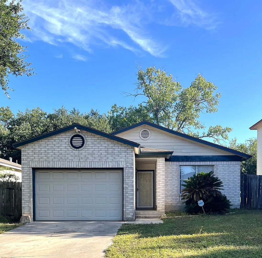 7319 Huntsman Run — Photo 1