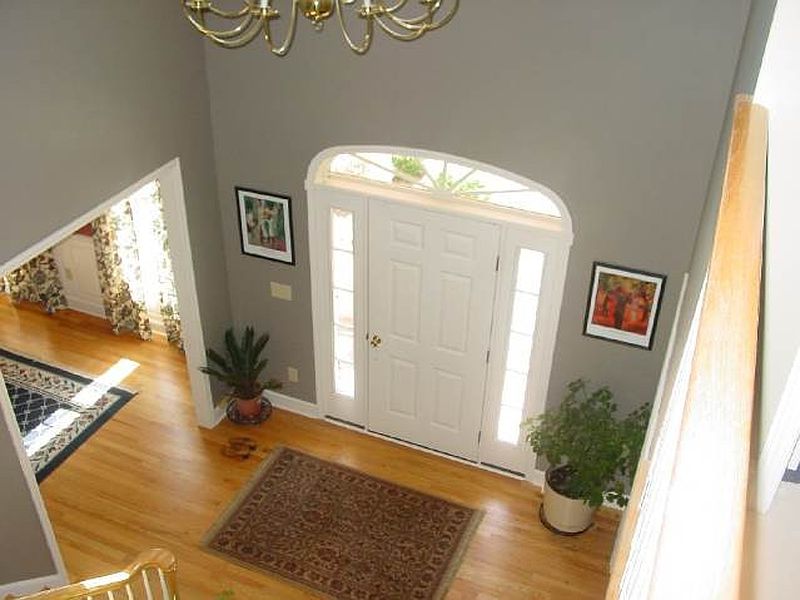 2nd image of 405 ELIZABETH Court