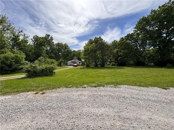 30 Murray Rd, Pleasant Hill, MO 64080