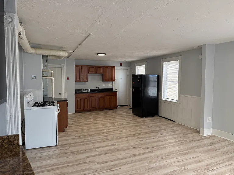 87 Penn St #2F — Photo 8