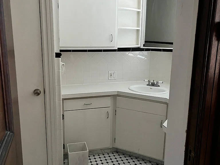 391 State St #1 — Photo 15