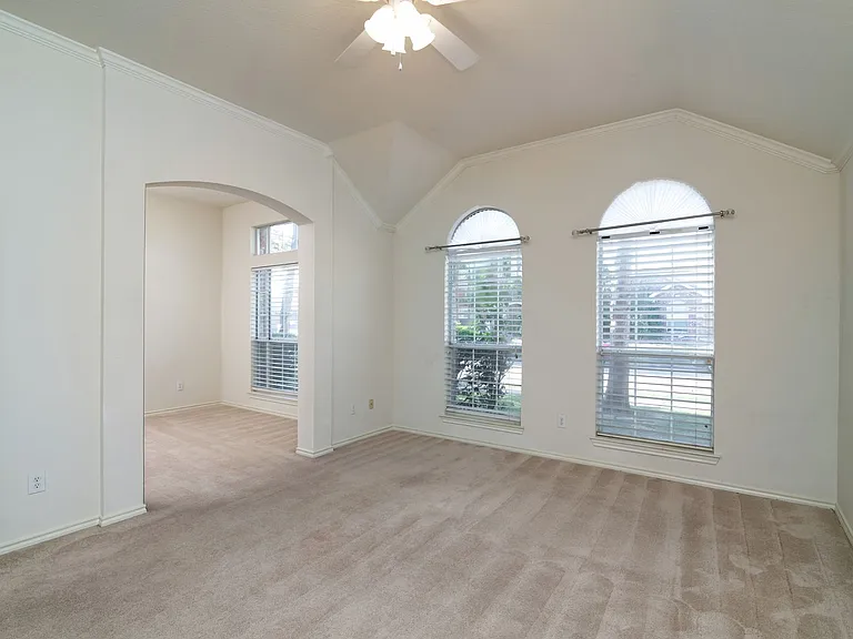 1621 Oak Brook Ln — Photo 17