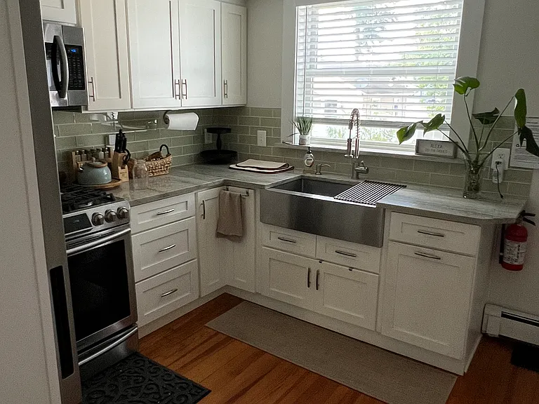 Ellison Ave — Photo 2