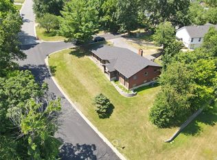 401 Rio Vista Dr, Saint Charles, MO 63303