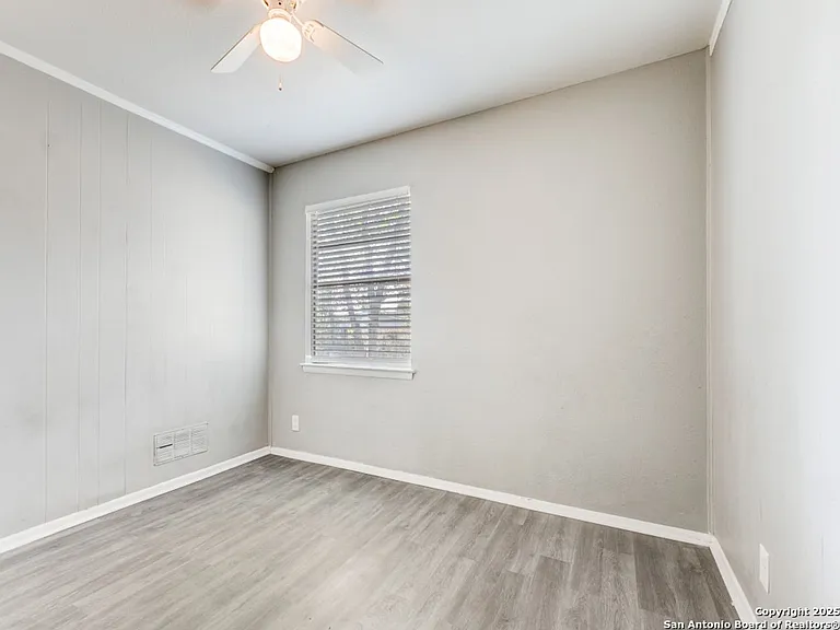 5830 Castle Yard — Photo 26