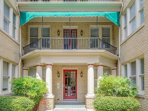 4th image of 2604 Monument Ave APT B