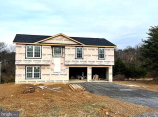 4 Ashton Cir, Berkeley Springs, WV 25411