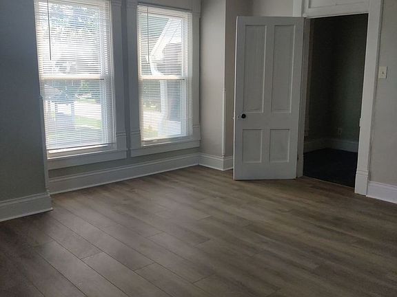 3rd image of 319 S Green St #2