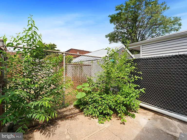 3010 Emerald St — Photo 17