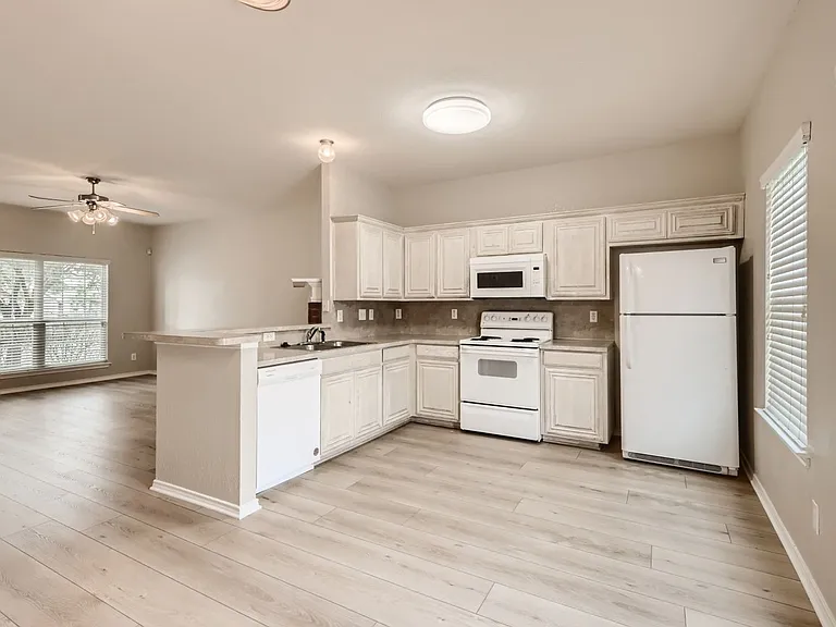 6406 Ithaca Fls — Photo 3