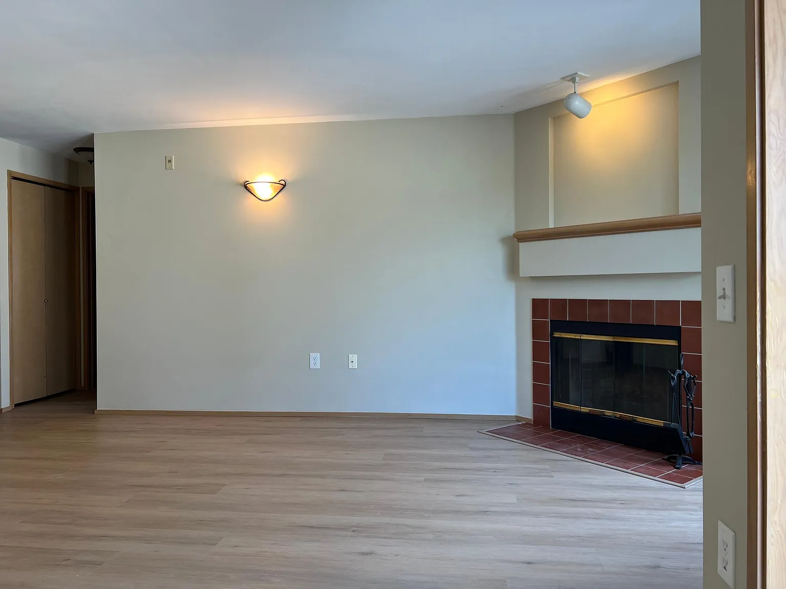 2 bed, 788 sqft, $2,350 — Photo 2