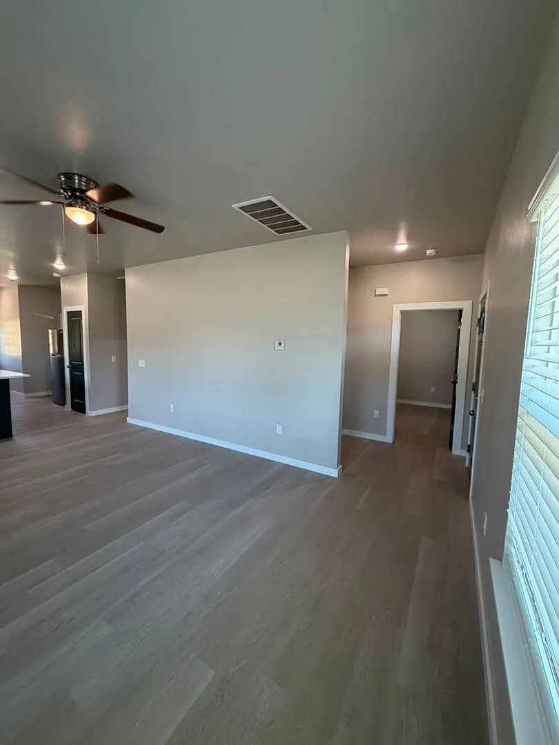 Stylish & Move-In Ready 3-Bedroom Home in Lawton — Photo 2