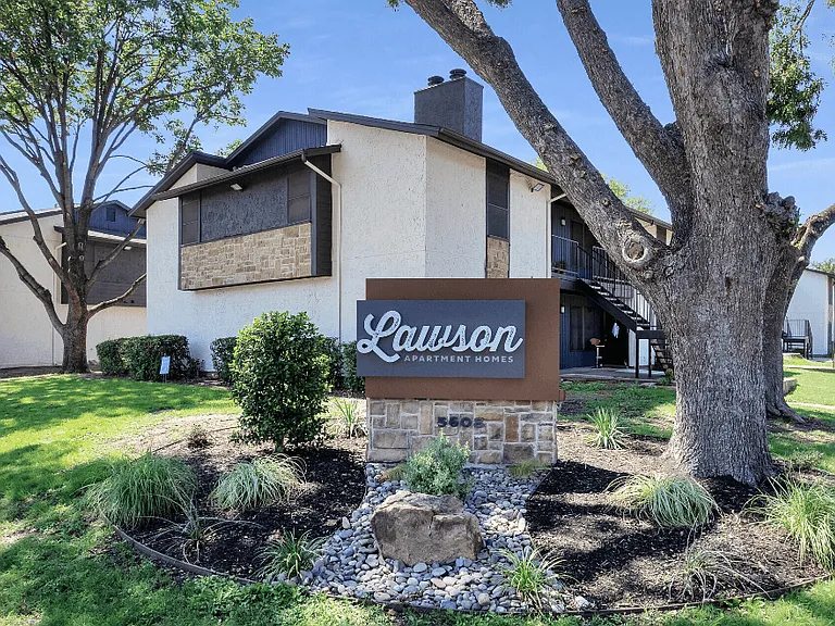 Lawson — Photo 39