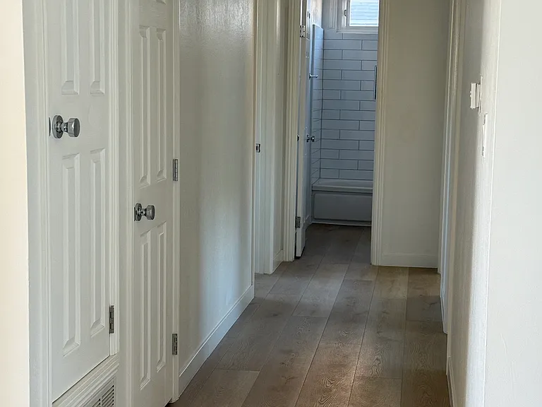 417 W Columbia Rd — Photo 3