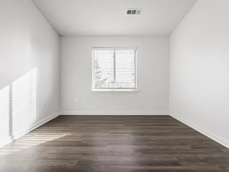 Polo Run Apartments — Photo 43
