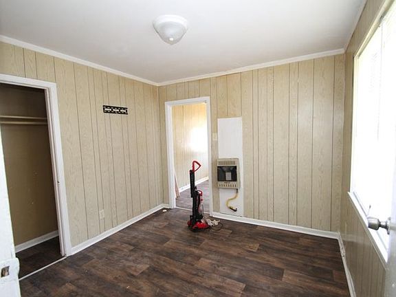 5th image of 2258 Hunter Ave