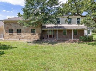 4060 Barnhill Ln, Bryan, TX 77808