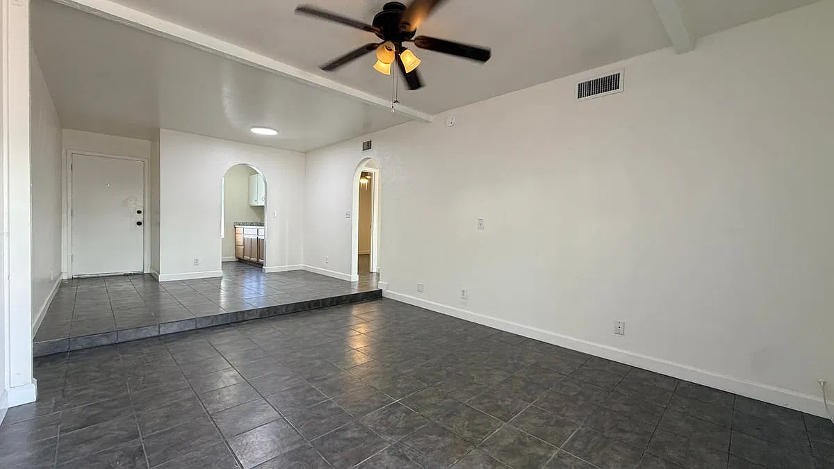 4215 N 17th St, Unit 6 — Photo 3