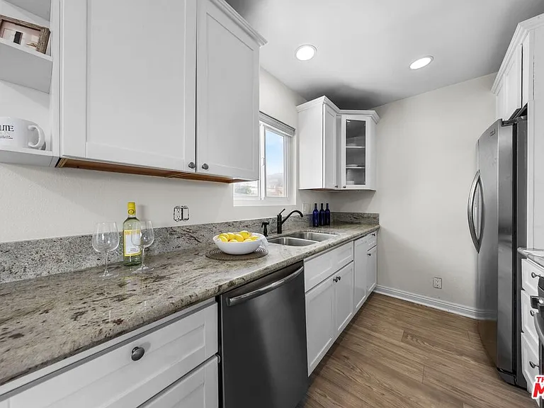 643 Pacific St #3 — Photo 9