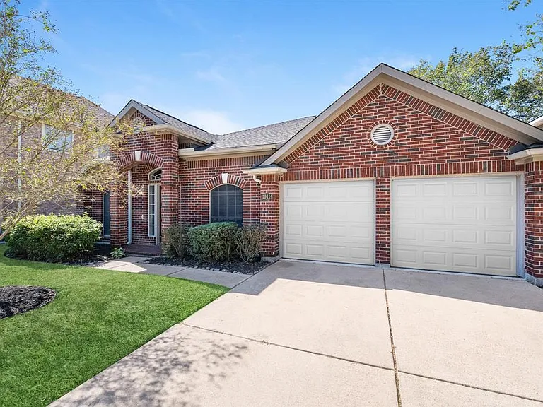 16414 Dawncrest Way — Photo 2