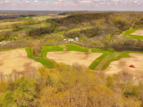 38346 Cherry Valley Rd, Guttenberg, IA 52052