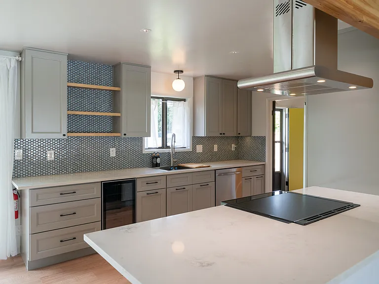612 NE 22nd Ave — Photo 4