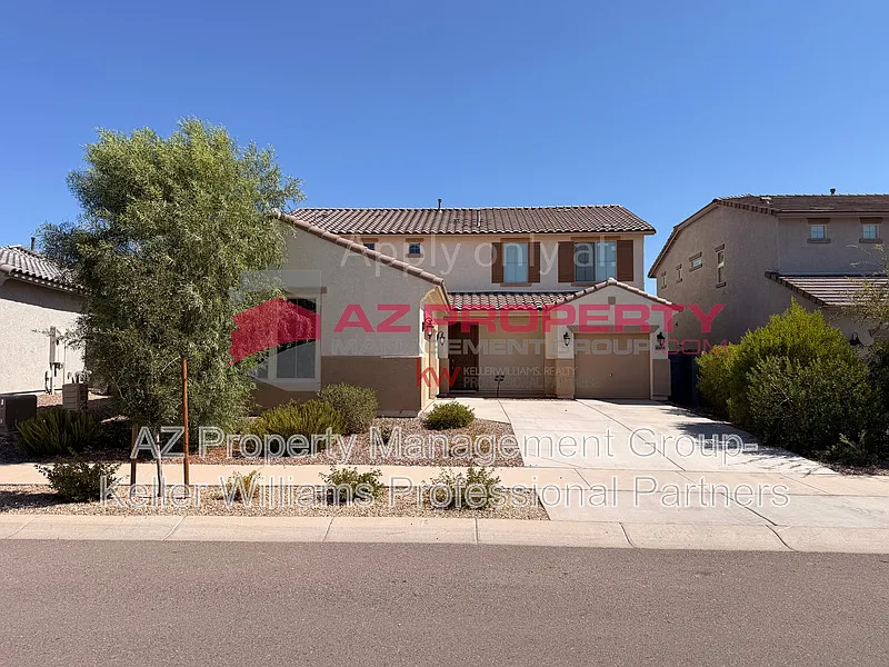 4 bed, 3.0 bath, 3237 sqft, $2,400 — Photo 1