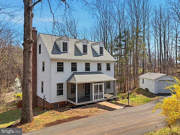 3rd image of 8277 Lock Ln