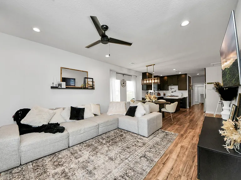 111 Jenkins St — Photo 4