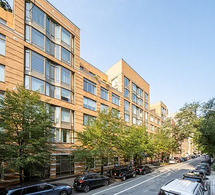 Rented by Cushman & Wakefield (Management) | media 15