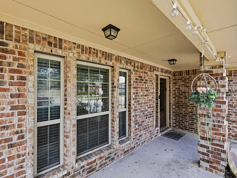 1115 Dickenson Dr — Photo 34