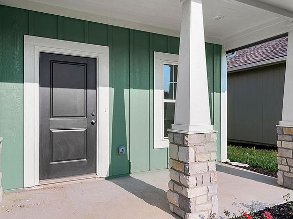 2nd image of 1600 Cottonwood Creek Ave #4
