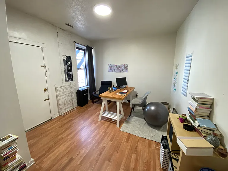 2 Hine Pl #2A — Photo 2