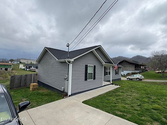 5th image of 574 Monroe Rd