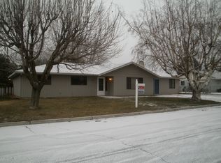 1412 Bonnie Ln, Toppenish, WA 98948