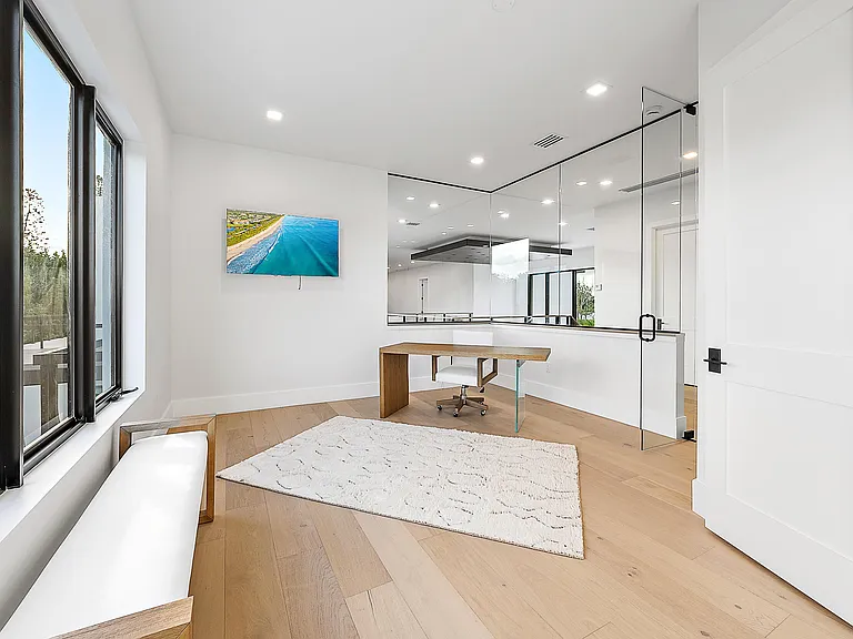 706 Lakeside Cir — Photo 18