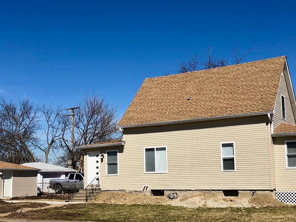 2nd image of 802 Gillette Ave
