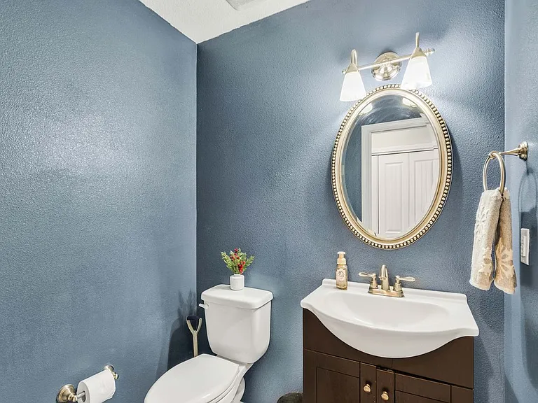 503 Eisenhower Dr — Photo 14