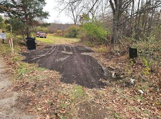 11 Siegel Rd, Emmett, MI 48022