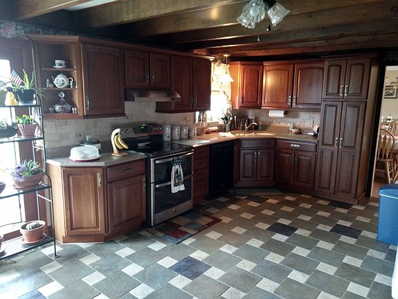 Kitchen - lots of cabinets