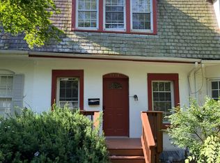 3718 R St NW, Washington, DC 20007