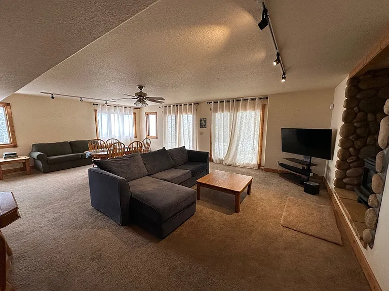 21655 Chicago Creek Rd — Photo 16
