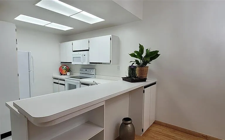 2320 Oak Park Way #204 — Photo 3