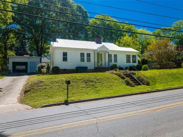 166 Etowah Dr, Cartersville, GA 30120